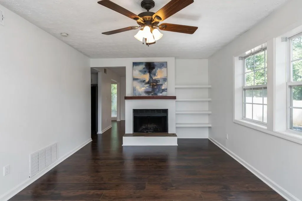 7750 Roswell Road Unit 8d, Sandy Springs, Georgia 30350, 3 Bedrooms Bedrooms, ,2 BathroomsBathrooms,Residential,Sold,7750 Roswell Road Unit 8d,6794154