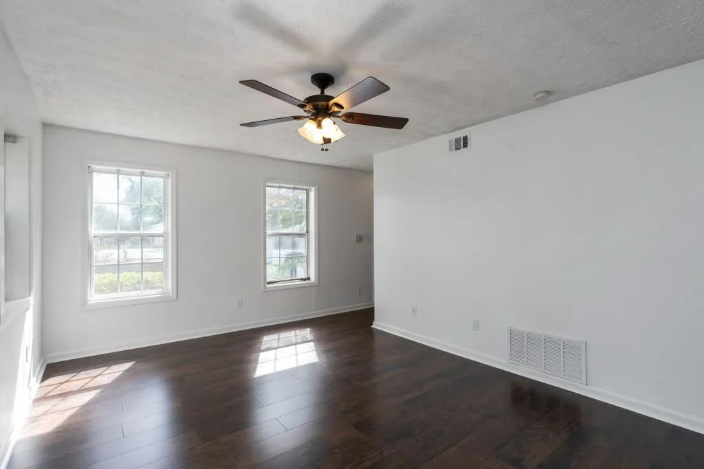 7750 Roswell Road Unit 8d, Sandy Springs, Georgia 30350, 3 Bedrooms Bedrooms, ,2 BathroomsBathrooms,Residential,Sold,7750 Roswell Road Unit 8d,6794154