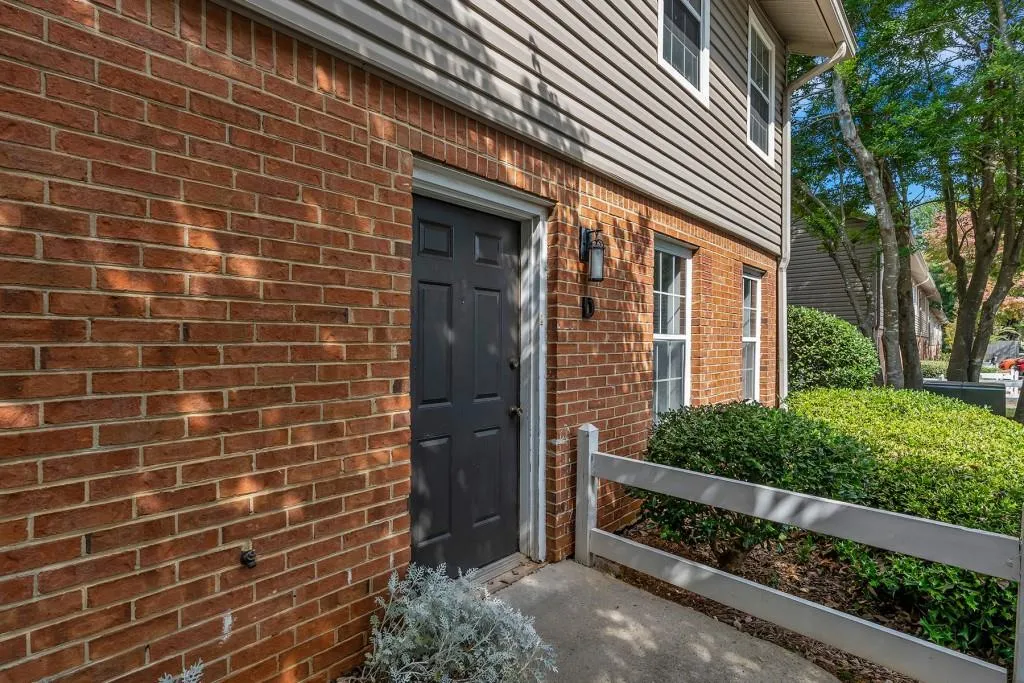 7750 Roswell Road Unit 8d, Sandy Springs, Georgia 30350, 3 Bedrooms Bedrooms, ,2 BathroomsBathrooms,Residential,Sold,7750 Roswell Road Unit 8d,6794154