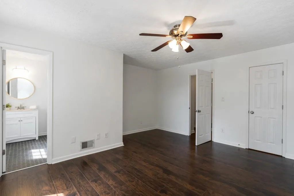 7750 Roswell Road Unit 8d, Sandy Springs, Georgia 30350, 3 Bedrooms Bedrooms, ,2 BathroomsBathrooms,Residential,Sold,7750 Roswell Road Unit 8d,6794154