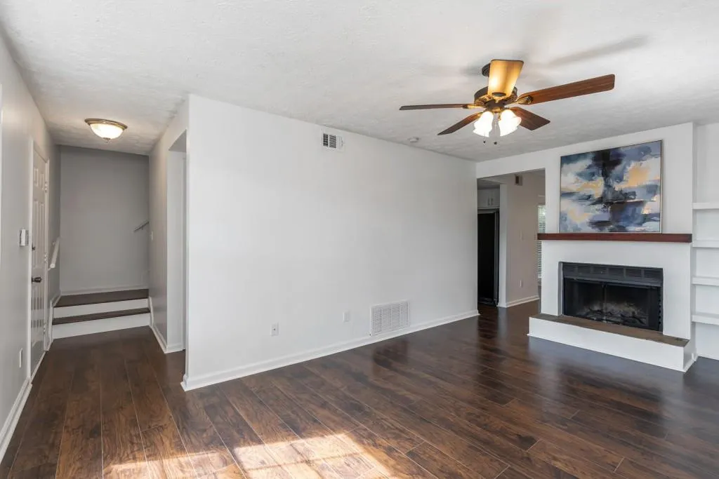 7750 Roswell Road Unit 8d, Sandy Springs, Georgia 30350, 3 Bedrooms Bedrooms, ,2 BathroomsBathrooms,Residential,Sold,7750 Roswell Road Unit 8d,6794154