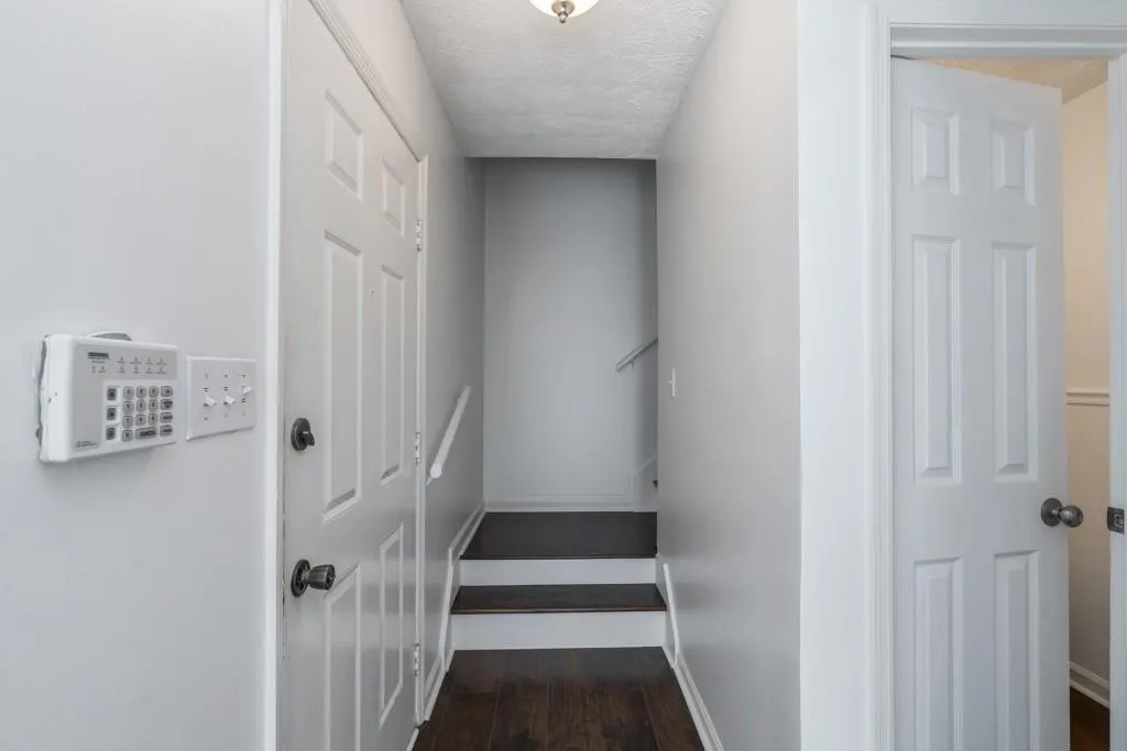 7750 Roswell Road Unit 8d, Sandy Springs, Georgia 30350, 3 Bedrooms Bedrooms, ,2 BathroomsBathrooms,Residential,Sold,7750 Roswell Road Unit 8d,6794154