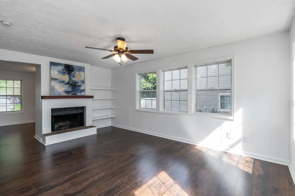 7750 Roswell Road Unit 8d, Sandy Springs, Georgia 30350, 3 Bedrooms Bedrooms, ,2 BathroomsBathrooms,Residential,Sold,7750 Roswell Road Unit 8d,6794154