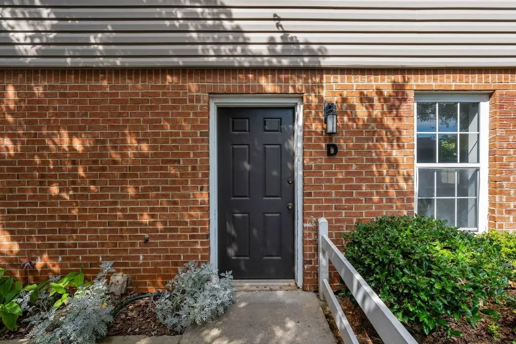 7750 Roswell Road Unit 8d, Sandy Springs, Georgia 30350, 3 Bedrooms Bedrooms, ,2 BathroomsBathrooms,Residential,Sold,7750 Roswell Road Unit 8d,6794154