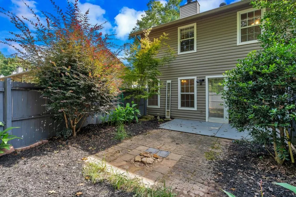 7750 Roswell Road Unit 8d, Sandy Springs, Georgia 30350, 3 Bedrooms Bedrooms, ,2 BathroomsBathrooms,Residential,Sold,7750 Roswell Road Unit 8d,6794154
