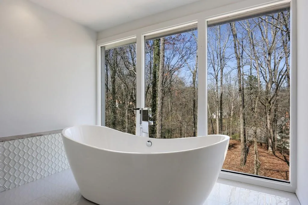 5725 Winterthur Lane, Sandy Springs, Georgia 30328, 8 Bedrooms Bedrooms, ,6 BathroomsBathrooms,Residential,Sold,5725 Winterthur Lane,5986314