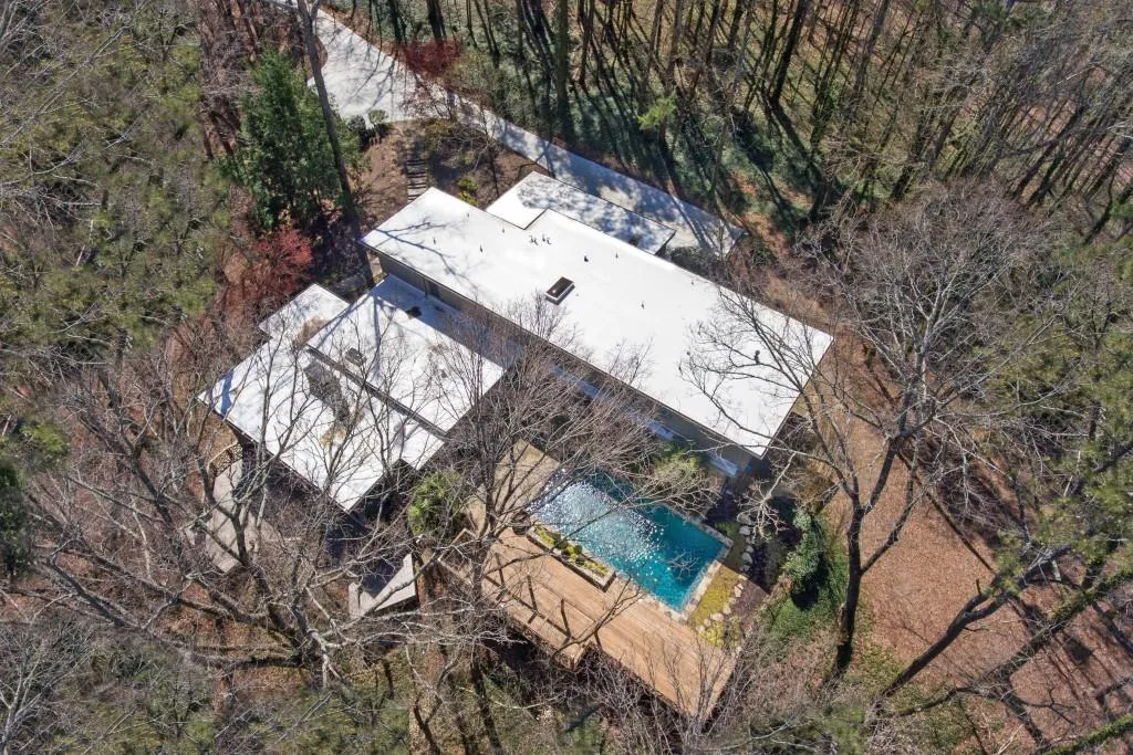 5725 Winterthur Lane, Sandy Springs, Georgia 30328, 8 Bedrooms Bedrooms, ,6 BathroomsBathrooms,Residential,Sold,5725 Winterthur Lane,5986314