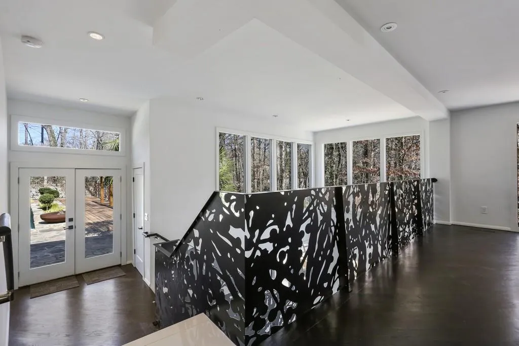 5725 Winterthur Lane, Sandy Springs, Georgia 30328, 8 Bedrooms Bedrooms, ,6 BathroomsBathrooms,Residential,Sold,5725 Winterthur Lane,5986314