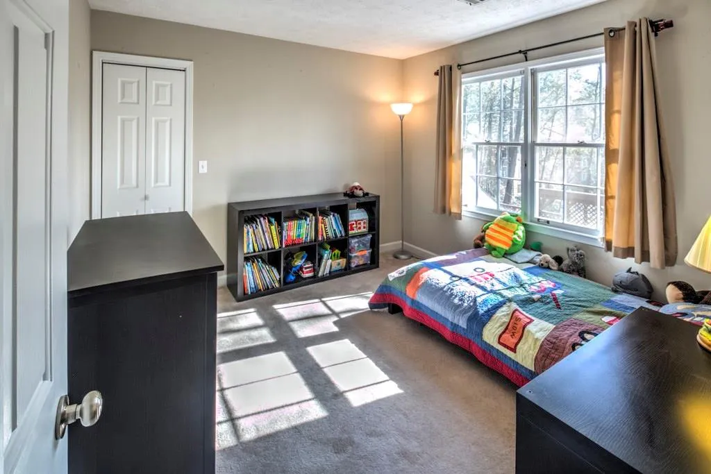 6885 Hunters Knoll, Sandy Springs, Georgia 30328, 5 Bedrooms Bedrooms, ,3 BathroomsBathrooms,Residential,Sold,6885 Hunters Knoll,5950476