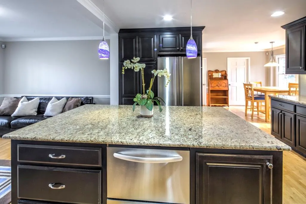 6885 Hunters Knoll, Sandy Springs, Georgia 30328, 5 Bedrooms Bedrooms, ,3 BathroomsBathrooms,Residential,Sold,6885 Hunters Knoll,5950476