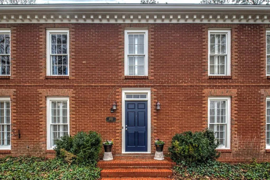 6885 Hunters Knoll, Sandy Springs, Georgia 30328, 5 Bedrooms Bedrooms, ,3 BathroomsBathrooms,Residential,Sold,6885 Hunters Knoll,5950476