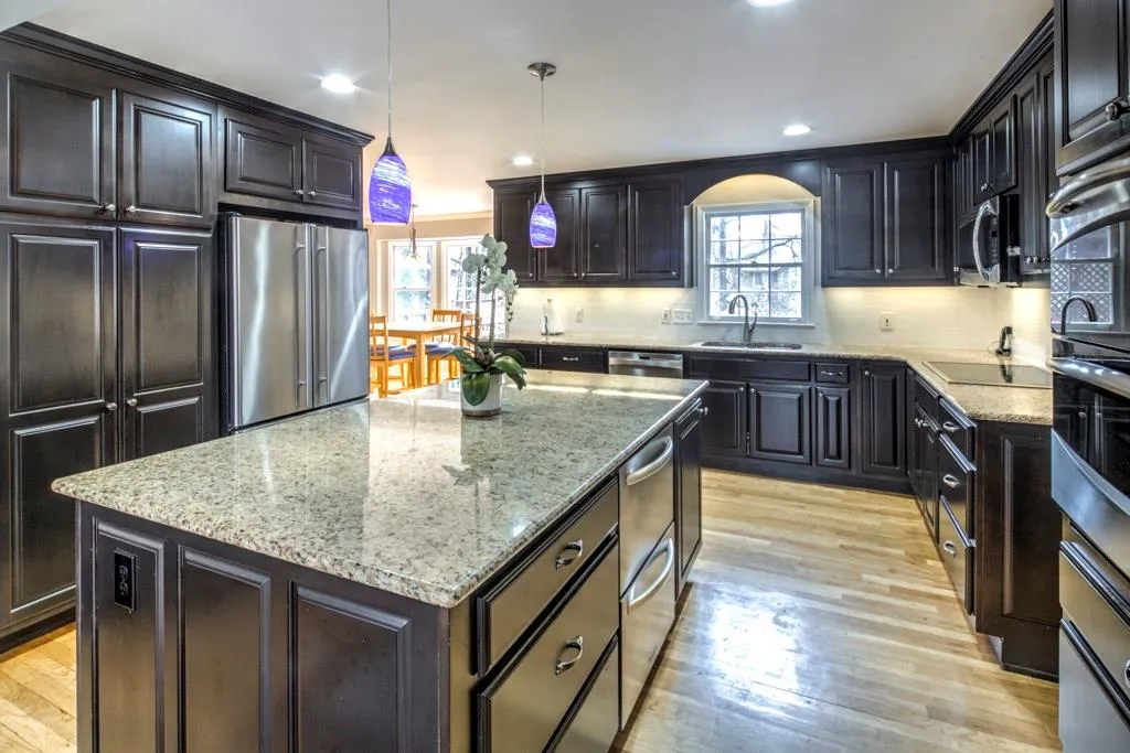 6885 Hunters Knoll, Sandy Springs, Georgia 30328, 5 Bedrooms Bedrooms, ,3 BathroomsBathrooms,Residential,Sold,6885 Hunters Knoll,5950476
