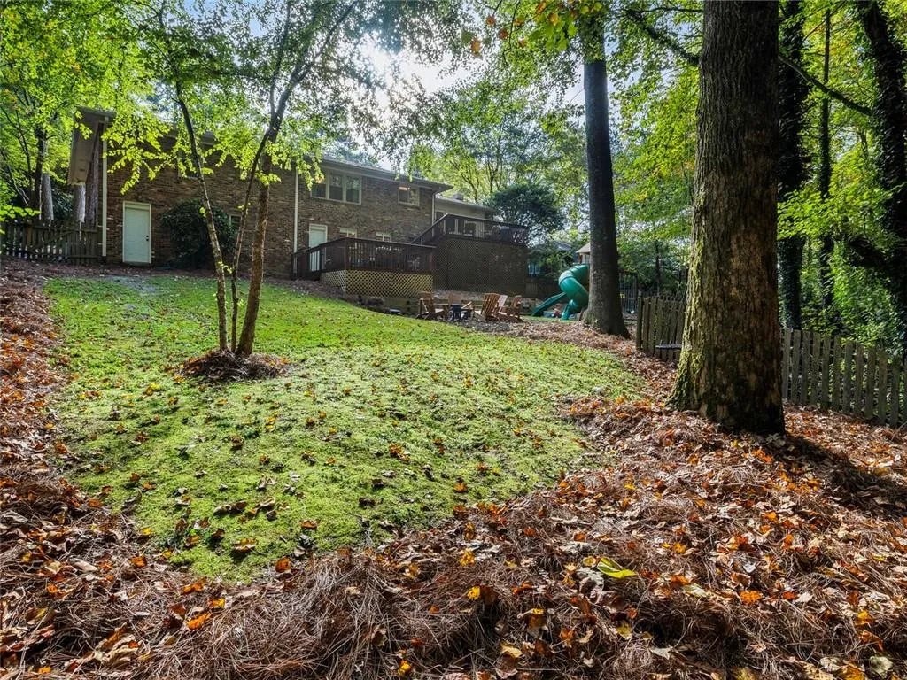 6076 Kayron Drive, Atlanta, Georgia 30328, 3 Bedrooms Bedrooms, ,2 BathroomsBathrooms,Residential,Sold,6076 Kayron Drive,6800819