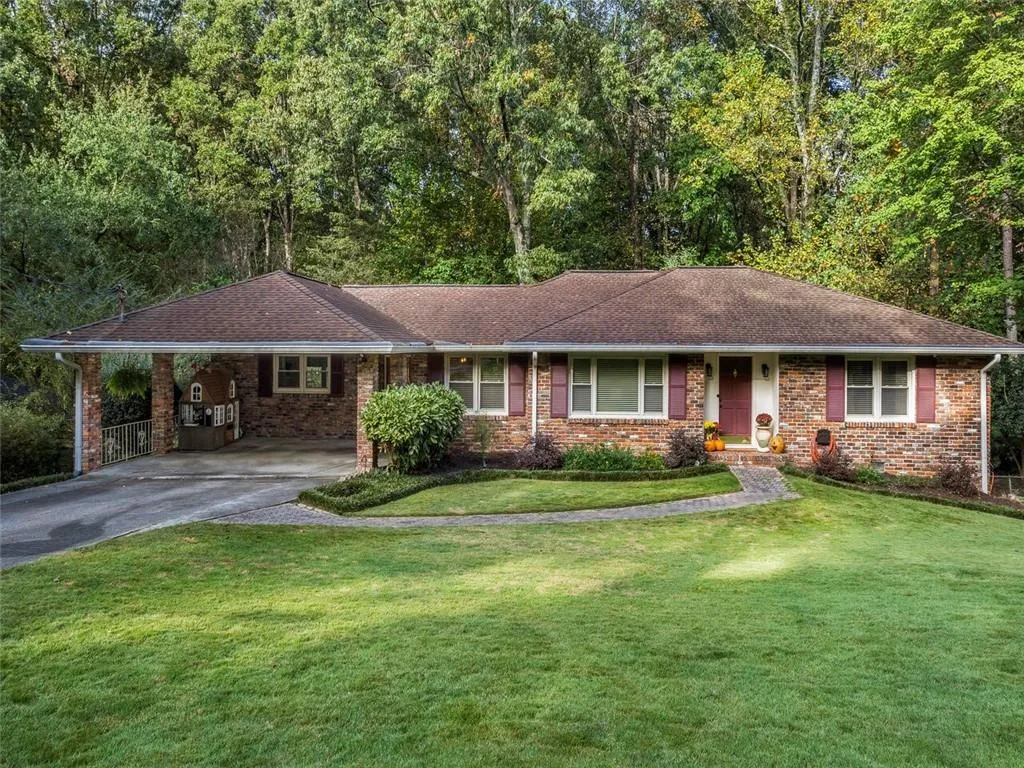 6076 Kayron Drive, Atlanta, Georgia 30328, 3 Bedrooms Bedrooms, ,2 BathroomsBathrooms,Residential,Sold,6076 Kayron Drive,6800819