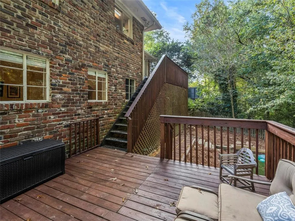 6076 Kayron Drive, Atlanta, Georgia 30328, 3 Bedrooms Bedrooms, ,2 BathroomsBathrooms,Residential,Sold,6076 Kayron Drive,6800819