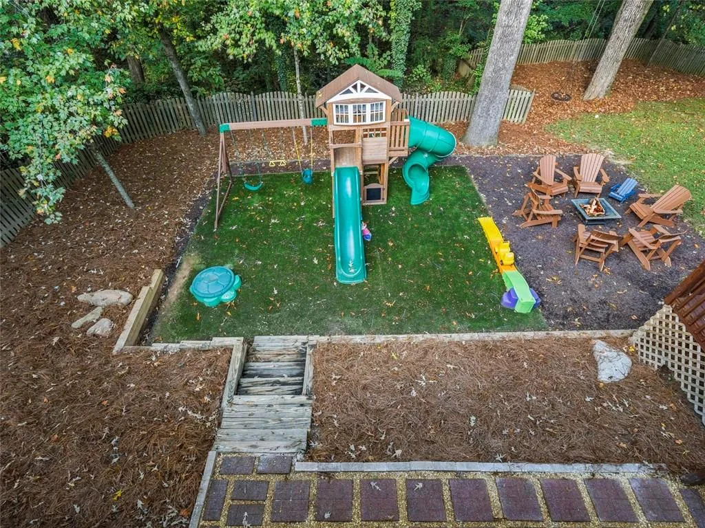 6076 Kayron Drive, Atlanta, Georgia 30328, 3 Bedrooms Bedrooms, ,2 BathroomsBathrooms,Residential,Sold,6076 Kayron Drive,6800819