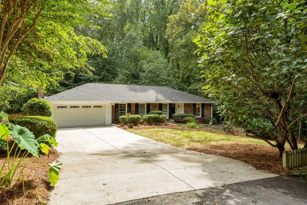 110 Wyndham Drive, Sandy Springs, Georgia 30328, 3 Bedrooms Bedrooms, ,2 BathroomsBathrooms,Residential,Sold,110 Wyndham Drive,6080382