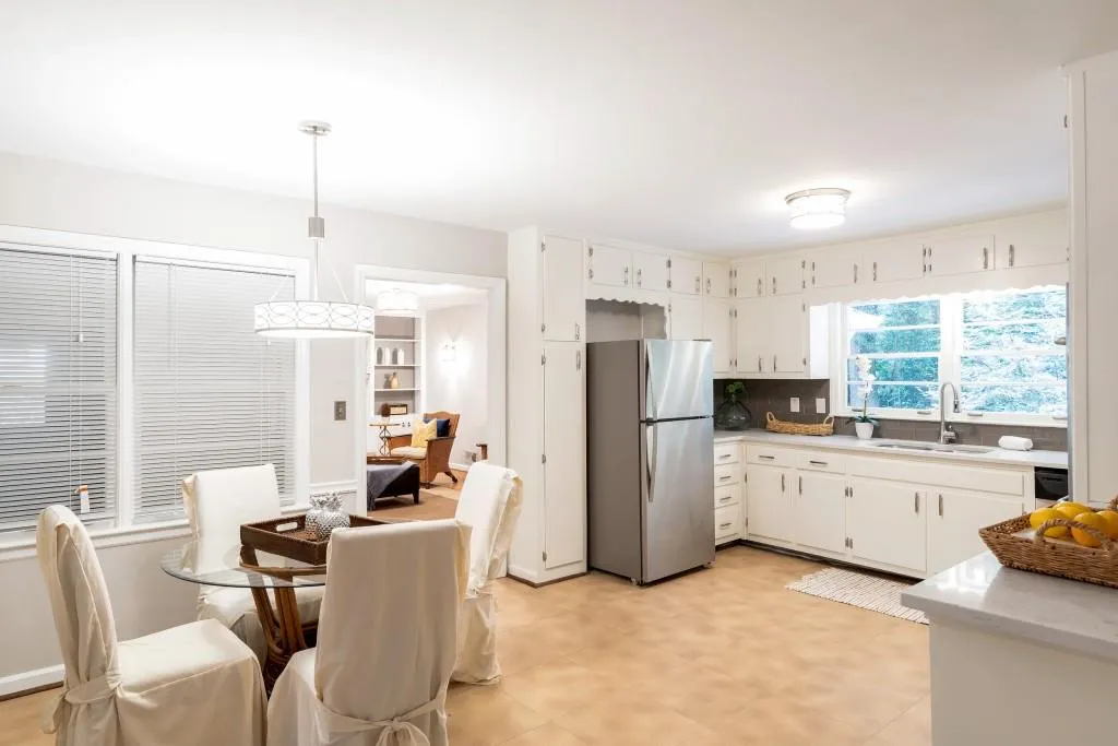 110 Wyndham Drive, Sandy Springs, Georgia 30328, 3 Bedrooms Bedrooms, ,2 BathroomsBathrooms,Residential,Sold,110 Wyndham Drive,6080382