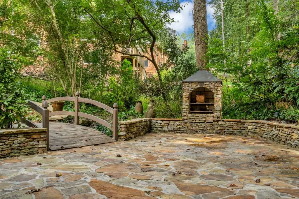 110 Wyndham Drive, Sandy Springs, Georgia 30328, 3 Bedrooms Bedrooms, ,2 BathroomsBathrooms,Residential,Sold,110 Wyndham Drive,6080382