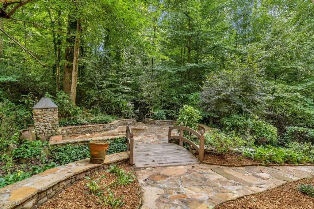 110 Wyndham Drive, Sandy Springs, Georgia 30328, 3 Bedrooms Bedrooms, ,2 BathroomsBathrooms,Residential,Sold,110 Wyndham Drive,6080382