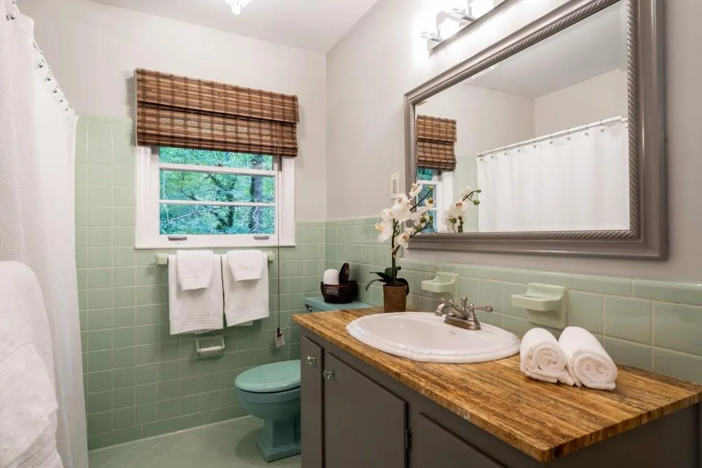 110 Wyndham Drive, Sandy Springs, Georgia 30328, 3 Bedrooms Bedrooms, ,2 BathroomsBathrooms,Residential,Sold,110 Wyndham Drive,6080382