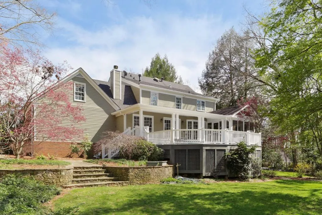 610 Chestnut Hall Lane, Atlanta, Georgia 30327, 4 Bedrooms Bedrooms, ,3 BathroomsBathrooms,Residential,Sold,610 Chestnut Hall Lane,6522330