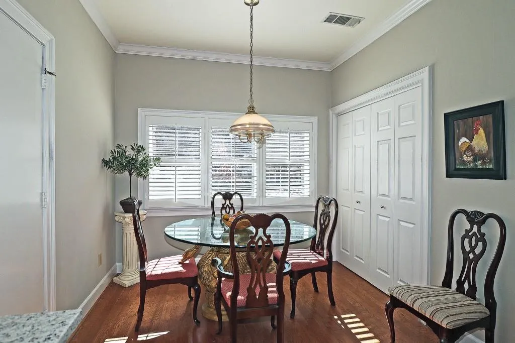 7155 Roswell Road Unit 31, Sandy Springs, Georgia 30328, 3 Bedrooms Bedrooms, ,2 BathroomsBathrooms,Residential,Sold,7155 Roswell Road Unit 31,6976822