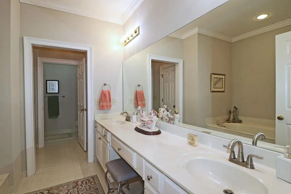 7155 Roswell Road Unit 31, Sandy Springs, Georgia 30328, 3 Bedrooms Bedrooms, ,2 BathroomsBathrooms,Residential,Sold,7155 Roswell Road Unit 31,6976822