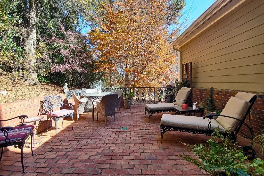 7155 Roswell Road Unit 31, Sandy Springs, Georgia 30328, 3 Bedrooms Bedrooms, ,2 BathroomsBathrooms,Residential,Sold,7155 Roswell Road Unit 31,6976822