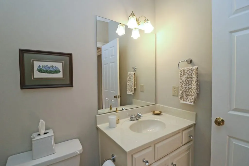 7155 Roswell Road Unit 31, Sandy Springs, Georgia 30328, 3 Bedrooms Bedrooms, ,2 BathroomsBathrooms,Residential,Sold,7155 Roswell Road Unit 31,6976822