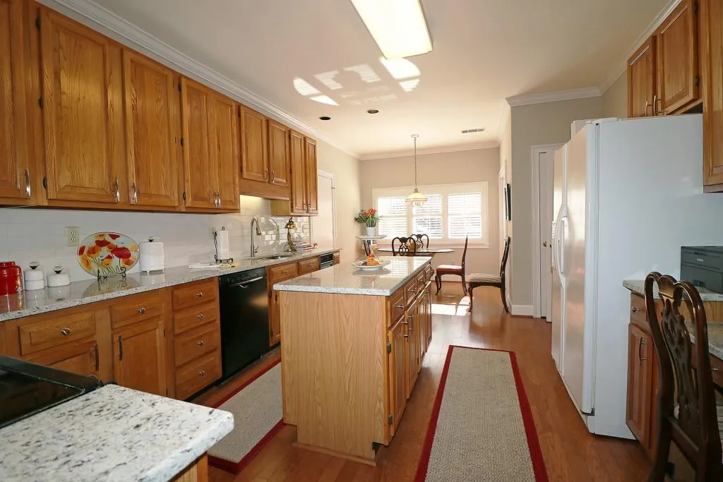 7155 Roswell Road Unit 31, Sandy Springs, Georgia 30328, 3 Bedrooms Bedrooms, ,2 BathroomsBathrooms,Residential,Sold,7155 Roswell Road Unit 31,6976822