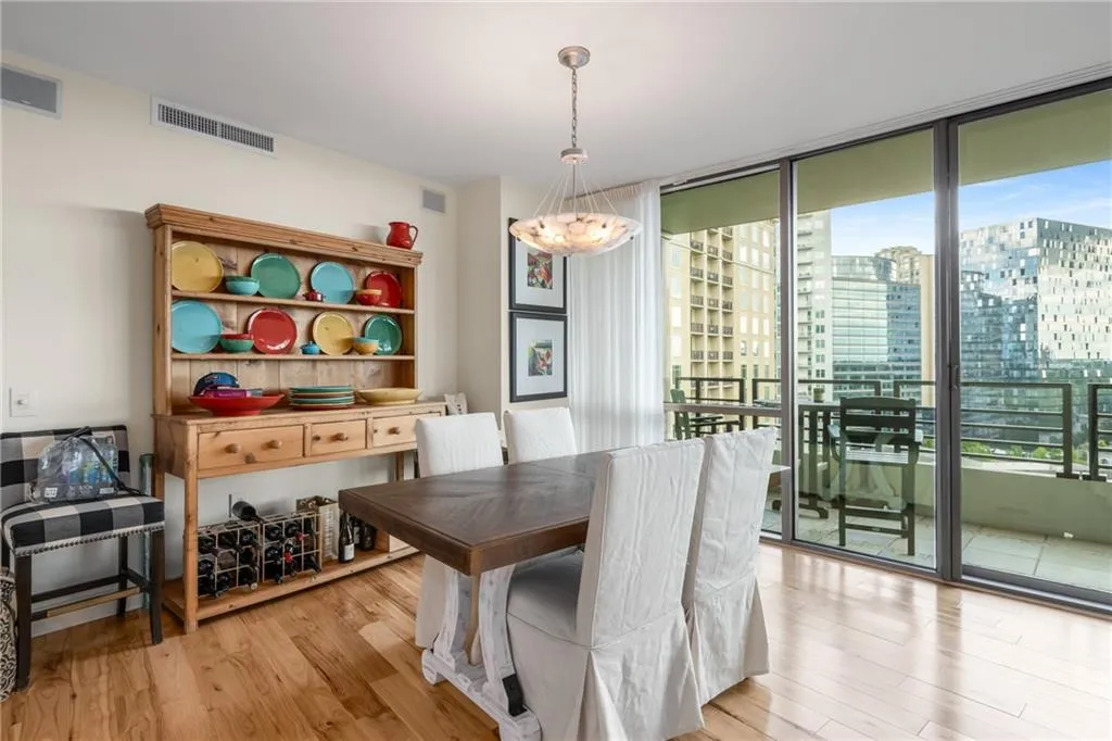 700 Park Regency Place Ne Unit 1906, Atlanta, Georgia 30326, 2 Bedrooms Bedrooms, ,2 BathroomsBathrooms,Residential,For Sale,700 Park Regency Place Ne Unit 1906,7624477