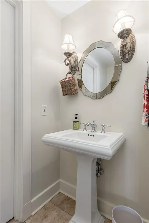 700 Park Regency Place Ne Unit 1906, Atlanta, Georgia 30326, 2 Bedrooms Bedrooms, ,2 BathroomsBathrooms,Residential,For Sale,700 Park Regency Place Ne Unit 1906,7624477