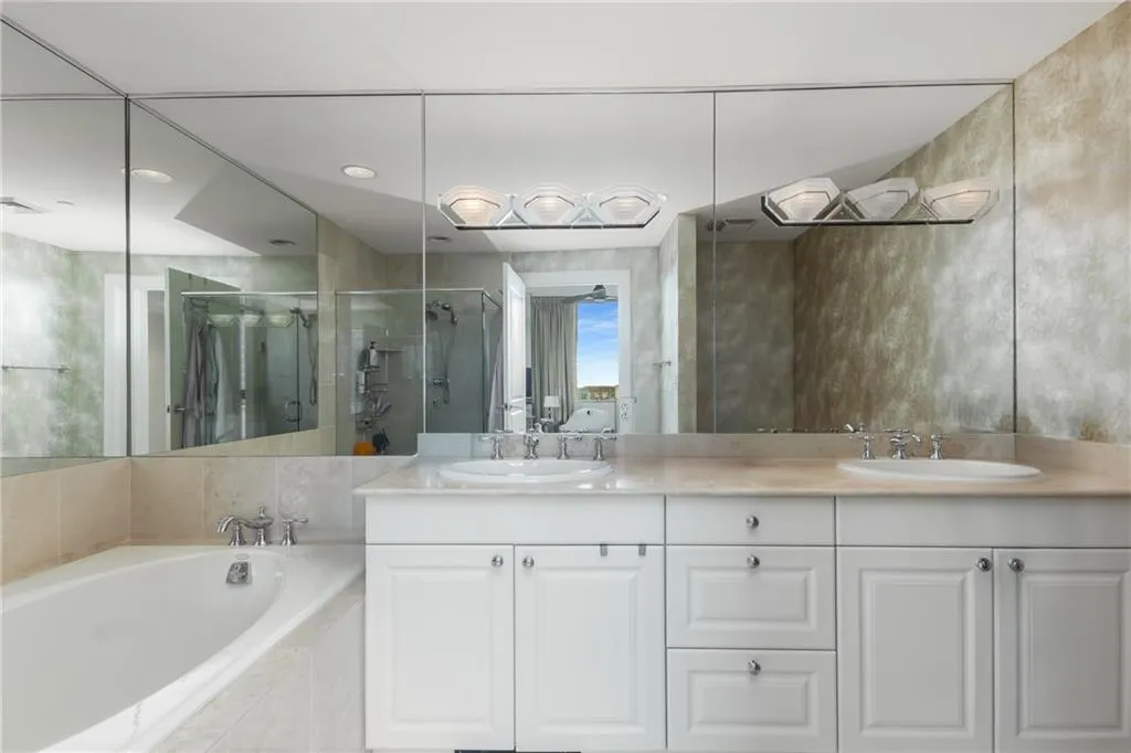 700 Park Regency Place Ne Unit 1906, Atlanta, Georgia 30326, 2 Bedrooms Bedrooms, ,2 BathroomsBathrooms,Residential,For Sale,700 Park Regency Place Ne Unit 1906,7624477