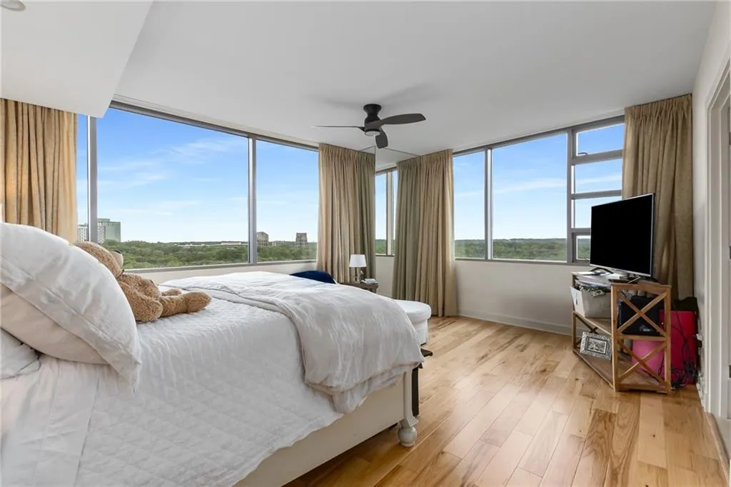 700 Park Regency Place Ne Unit 1906, Atlanta, Georgia 30326, 2 Bedrooms Bedrooms, ,2 BathroomsBathrooms,Residential,For Sale,700 Park Regency Place Ne Unit 1906,7624477