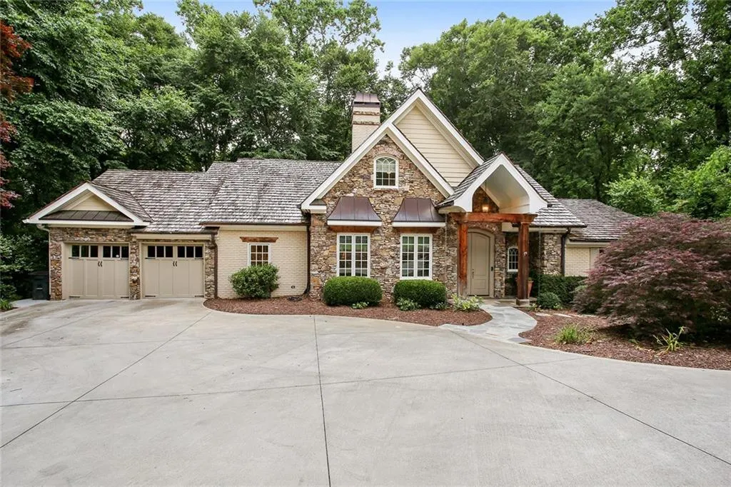 4710 Kitty Hawk Place, Atlanta, Georgia 30342, 4 Bedrooms Bedrooms, ,5 BathroomsBathrooms,Residential,Sold,4710 Kitty Hawk Place,6741310