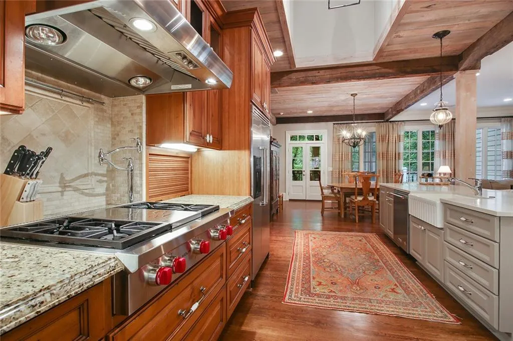 4710 Kitty Hawk Place, Atlanta, Georgia 30342, 4 Bedrooms Bedrooms, ,5 BathroomsBathrooms,Residential,Sold,4710 Kitty Hawk Place,6741310