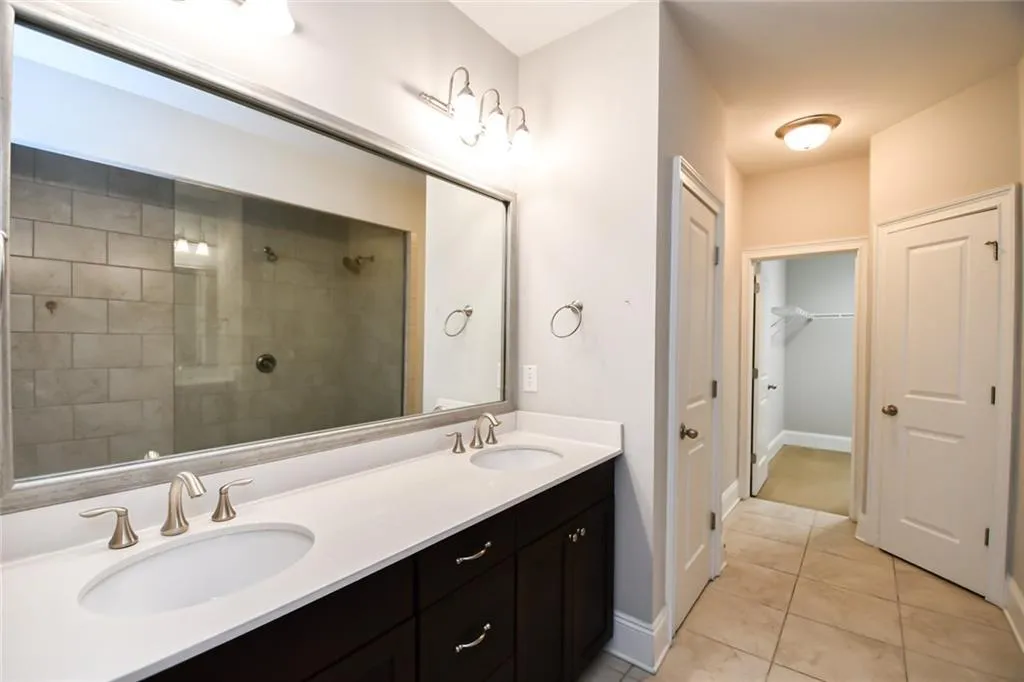 198 Alderwood Point, Atlanta, Georgia 30328, 3 Bedrooms Bedrooms, ,3 BathroomsBathrooms,Residential,For Sale,198 Alderwood Point,7628266