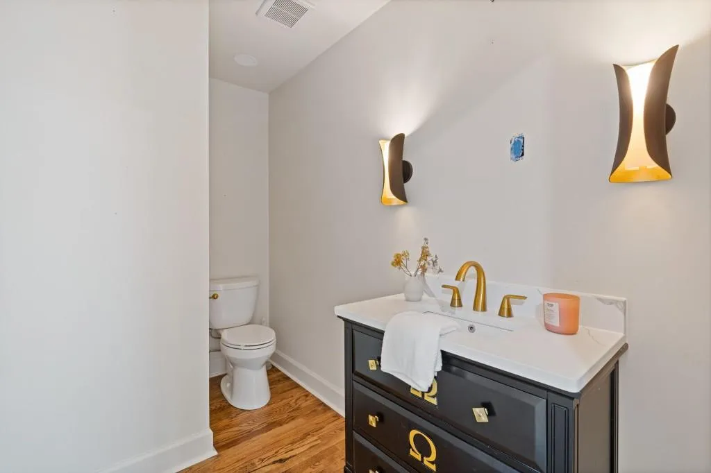 5650 Eden Roc Lane, Atlanta, Georgia 30342, 4 Bedrooms Bedrooms, ,3 BathroomsBathrooms,Residential,For Sale,5650 Eden Roc Lane,7657309