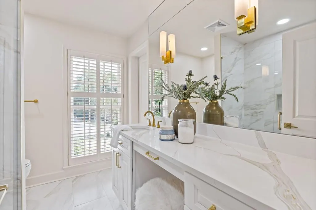 5650 Eden Roc Lane, Atlanta, Georgia 30342, 4 Bedrooms Bedrooms, ,3 BathroomsBathrooms,Residential,For Sale,5650 Eden Roc Lane,7657309