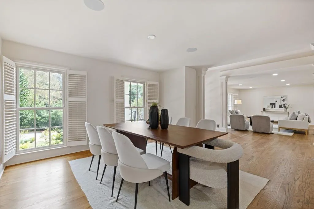 5650 Eden Roc Lane, Atlanta, Georgia 30342, 4 Bedrooms Bedrooms, ,3 BathroomsBathrooms,Residential,For Sale,5650 Eden Roc Lane,7657309