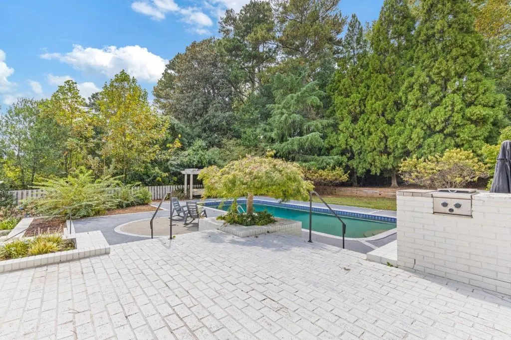 5650 Eden Roc Lane, Atlanta, Georgia 30342, 4 Bedrooms Bedrooms, ,3 BathroomsBathrooms,Residential,For Sale,5650 Eden Roc Lane,7657309