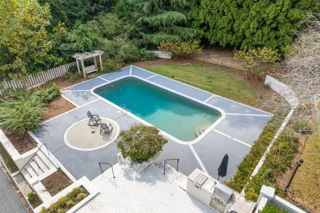 5650 Eden Roc Lane, Atlanta, Georgia 30342, 4 Bedrooms Bedrooms, ,3 BathroomsBathrooms,Residential,For Sale,5650 Eden Roc Lane,7657309