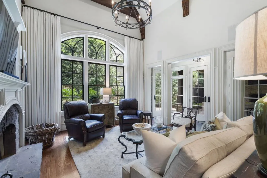 75 Forrest Lake Drive, Sandy Springs, Georgia 30327, 5 Bedrooms Bedrooms, ,5 BathroomsBathrooms,Residential,For Sale,75 Forrest Lake Drive,7634433