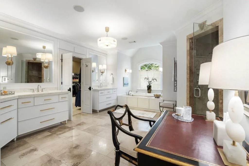 75 Forrest Lake Drive, Sandy Springs, Georgia 30327, 5 Bedrooms Bedrooms, ,5 BathroomsBathrooms,Residential,For Sale,75 Forrest Lake Drive,7634433