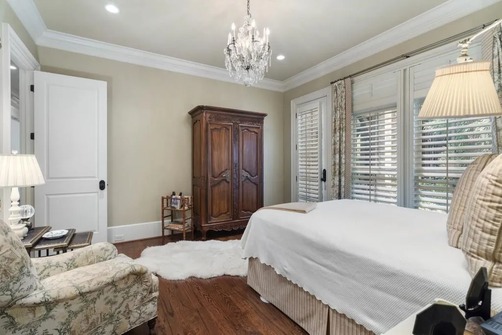 75 Forrest Lake Drive, Sandy Springs, Georgia 30327, 5 Bedrooms Bedrooms, ,5 BathroomsBathrooms,Residential,For Sale,75 Forrest Lake Drive,7634433