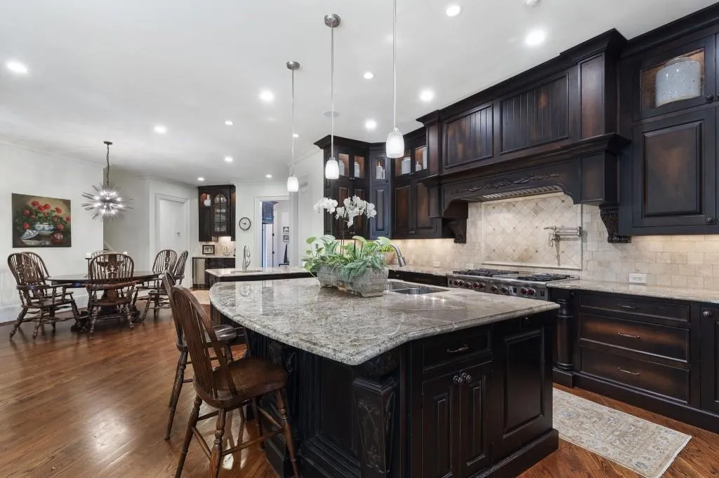 75 Forrest Lake Drive, Sandy Springs, Georgia 30327, 5 Bedrooms Bedrooms, ,5 BathroomsBathrooms,Residential,For Sale,75 Forrest Lake Drive,7634433