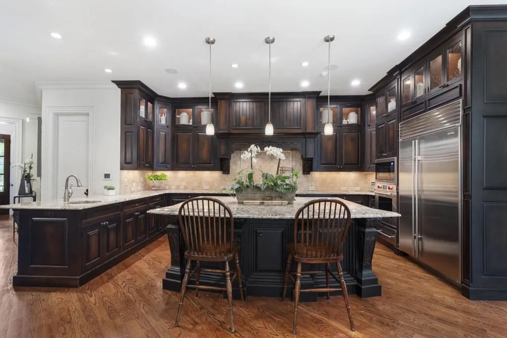 75 Forrest Lake Drive, Sandy Springs, Georgia 30327, 5 Bedrooms Bedrooms, ,5 BathroomsBathrooms,Residential,For Sale,75 Forrest Lake Drive,7634433