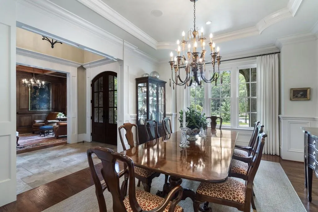 75 Forrest Lake Drive, Sandy Springs, Georgia 30327, 5 Bedrooms Bedrooms, ,5 BathroomsBathrooms,Residential,For Sale,75 Forrest Lake Drive,7634433