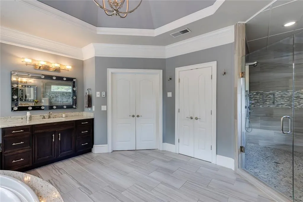 8325 Jett Ferry Road, Sandy Springs, Georgia 30350, 6 Bedrooms Bedrooms, ,4 BathroomsBathrooms,Residential,Sold,8325 Jett Ferry Road,7435164